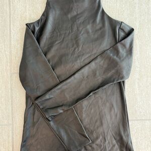 Black Long Sleeve Turtleneck Top